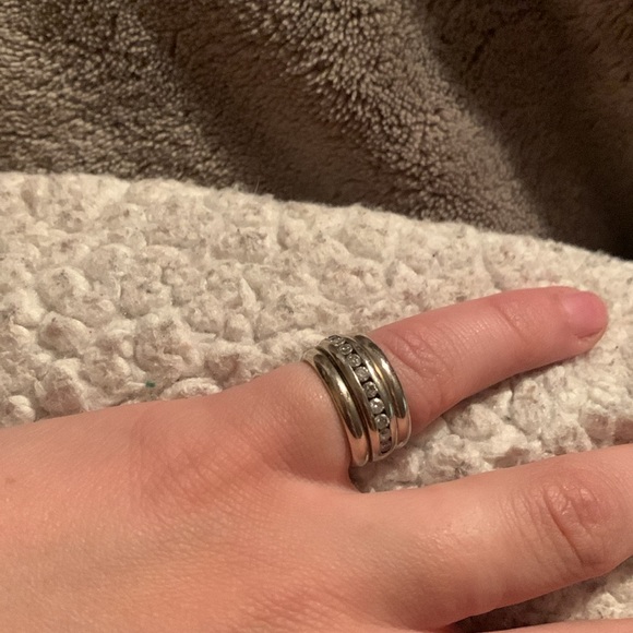 Gorgeous 0.50 carat diamond band in 14k & 10k white gold - Picture 7 of 9